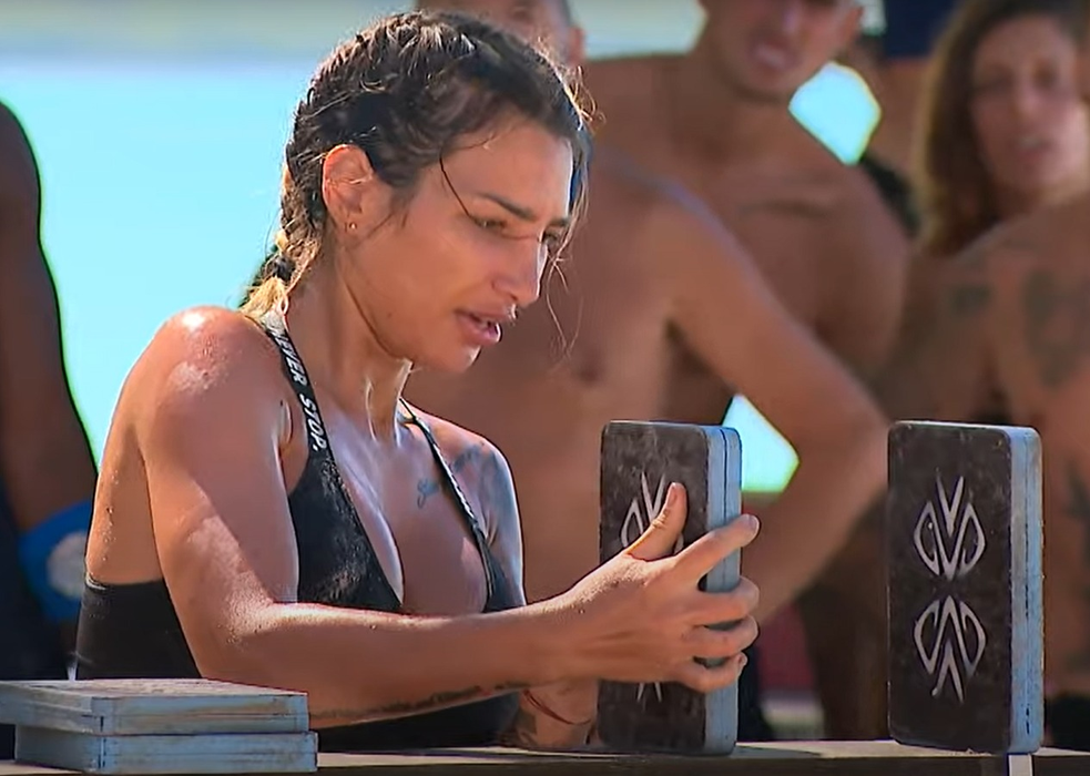 Detaliul pe care puțini l-au observat! Ce înseamnă ”A 7 2”, tatuajul pe care Ana Dobrovie, Războinica de la Survivor România, îl poartă pe mână