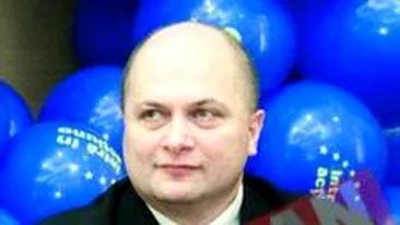 Ex-ministrul Vlad Rosca vrea ca sotia si copilul lui sa fie expertizati psihic
