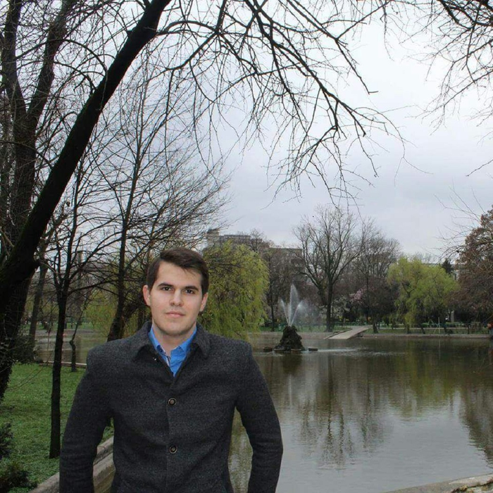 Claudiu studiază ingineria chimică la Londra