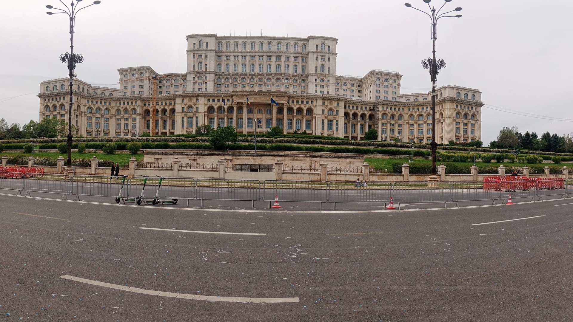 Costurile unui turist care vizitează Capitala României. Milioane de oameni vizitează anual Bucureștiul