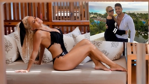 Anda Adam, apropiere suspectă de un bărbat cu o charismă aparte! Cum au fost fotografiați cei doi, după ce s-au înmulțit zvonurile despre divorțul cântăreței