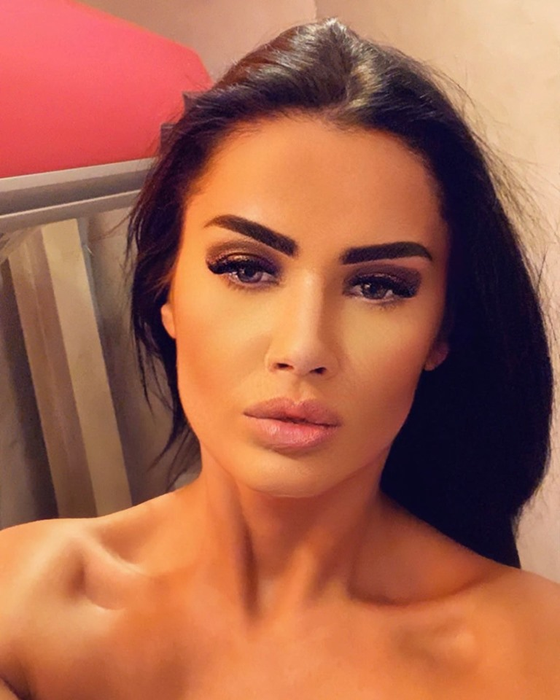 Oana Zăvoranu a răbufnit după ce a folosit o mască hidratantă pentru urechi: “Nicio baragladină! Stați acolo triste, proaste și neprihănite”