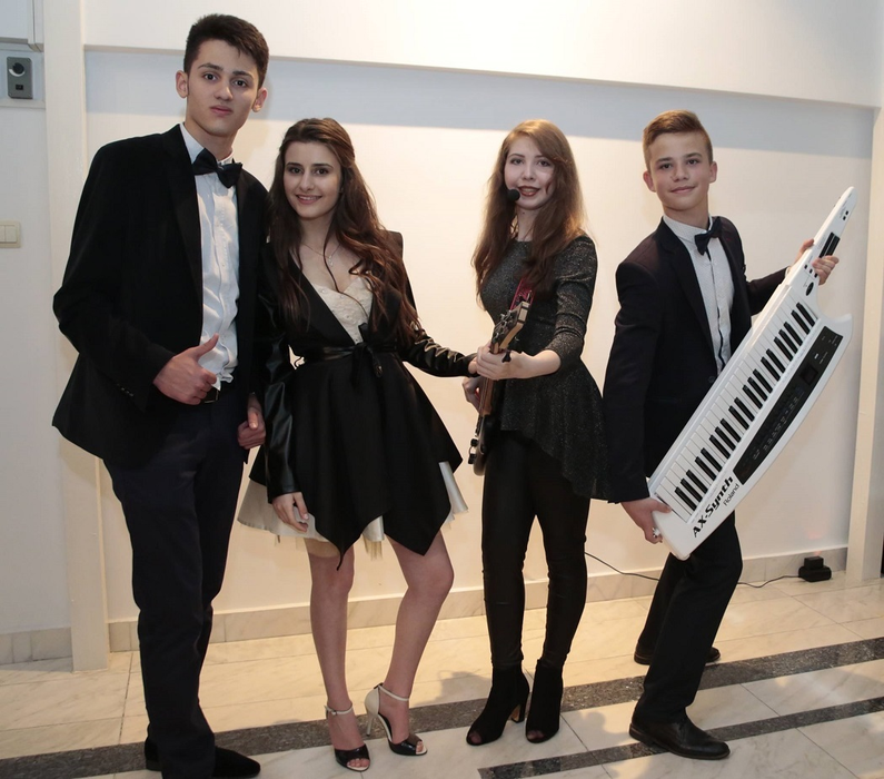 Trupa lui Moş Crăciun, gata de concert