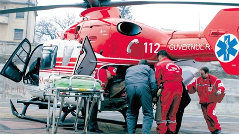 Trei copii şi doi adulţi, răniţi într-un accident la Ciolpani! A fost chemat elicoperul SMURD!