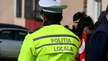 Un polițist din Bârlad și-a scos uniforma la vânzare pe OLX! Șeful lui a primit coletul