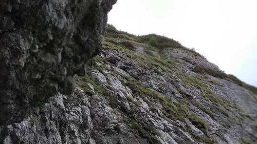 Un turist străin a murit trăsnit în Masivul Bucegi. Grupul din care făcea parte a fost surprins de o furtună