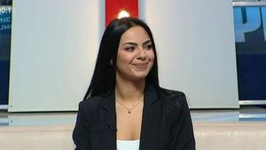 Amanta lui Kamara pune piciorul în prag: ”Nu e aşa! L-am cunoscut la cinci luni după... ” Ce zice de divorţul vedetei şi când îl va prezenta părinţilor