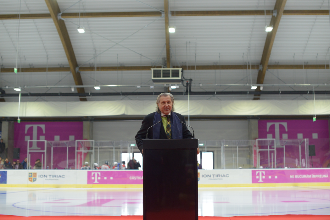 Ilie Năstase i-a cerut lui Ion Ţiriac, fostul său coleg din echipa legendară de Cupa Davis a României, să construiască şi o sală de tenis în complexul de la Otopeni