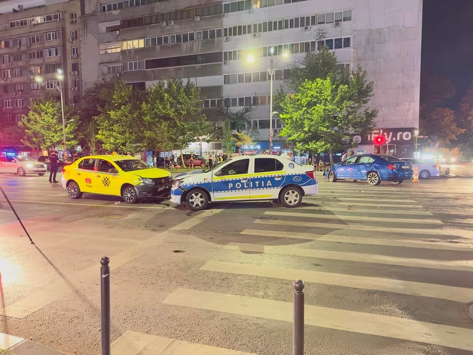 Accident grav în București, pe o arteră principală - două persoane au ajuns la spital