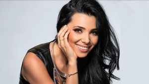 Cum reacționează Corina Caragea când apropiații îi spun: „Mărită-te și fă un copil!”