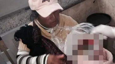 O mamă a fost forţată să-şi ducă copilul mort cu autobuzul! Detalii sfâşietoare