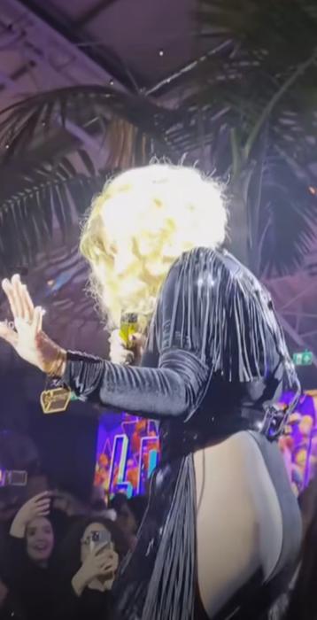 Loredana a încins scena într-o ținută inedită / Sursă foto: captură video