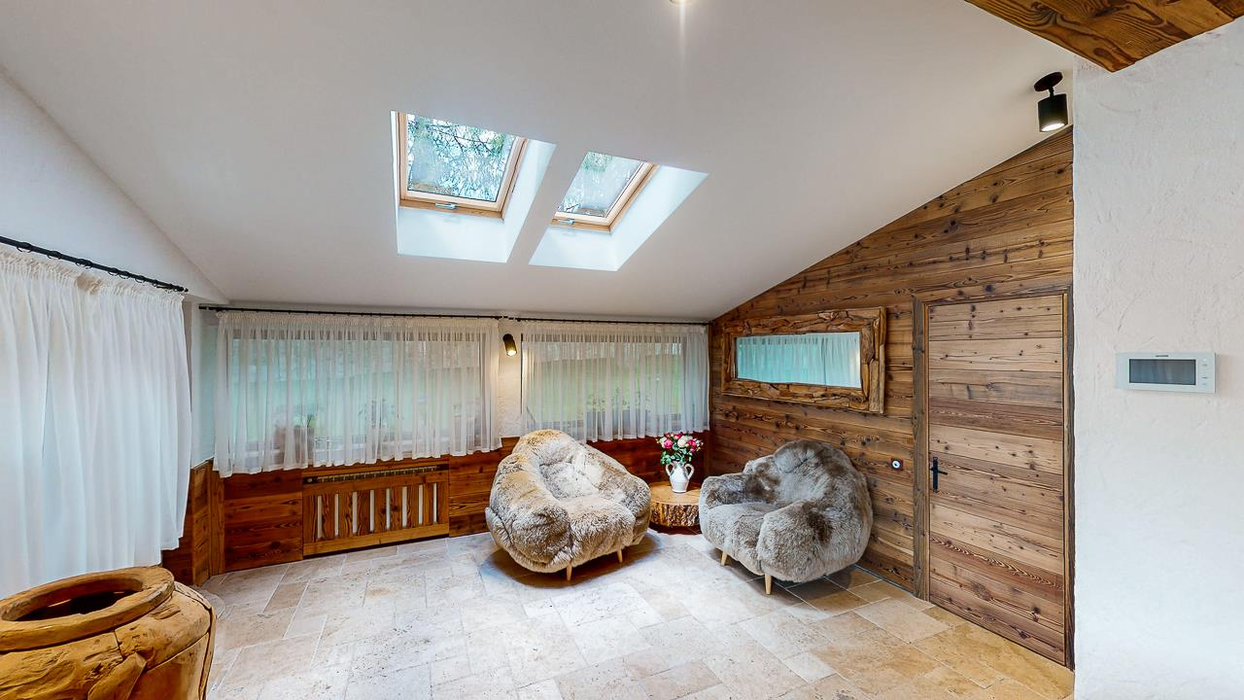 Vila lui Ceaușescu din Predeal. Foto: mtkrealestate.ro
