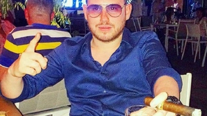 Au intrat pe firul unei reţele de trafic de droguri.  Ultima oră: ”Prăduitorul” Versace, audiat în secret de procurori!