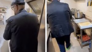 Piedone, la un pas de tragedie în timpul unui control la un restaurant din Craiova! Un zid s-a prăbușit FIX lângă șeful ANPC