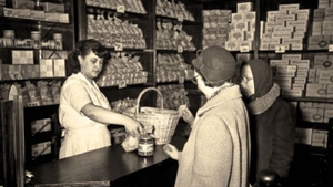 Salariul mediu era 2.855 de lei, Ceausescu avea 18.000 de lei! Vezi aici cat castigau inainte de Revolutie romanii!
