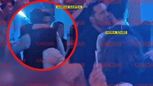 Lăsat "dezlegat" de sexy-deputată, tot a fost băiat cuminte! Soțul Marei Mareș l-a luat în brațe doar pe Adi Nartea