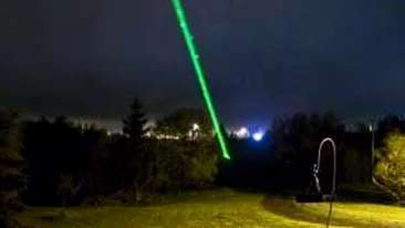 Vasele se vor putea proteja de navele piratilor somalezi cu ajutorul tunurilor cu laser orbitor!