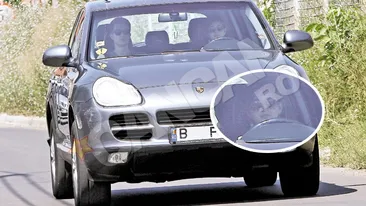 Fata lui Lucescu Jr. si-a dus iubitul la mare