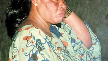 Sotie de diplomat - traficanta de tigari