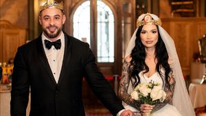 Roxana Vancea şi Dragoş Paiu, contre în direct, la două săptămâni după nuntă. Cătălin Măruţă a fost martor