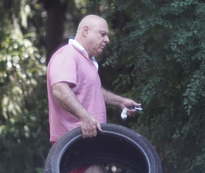 În urma curățeniei pe care a făcut-o zilele trecute, fostul senator Marius Marinescu a renunțat la o anvelopă