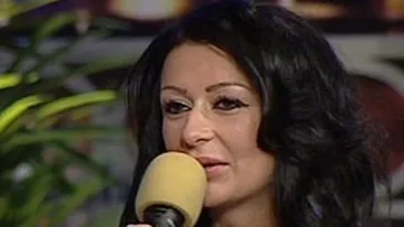 VIDEO Femeia care le-a tinut din frau pe fetele de la Bambi: Incepusem sa ne simtim vedete si ea ne-a spus sa ne potolim! Vezi cine e Doamna de fier din familia Tanase!