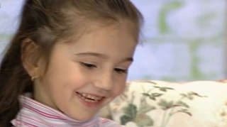 Uite cum arata acum Kassandra, fetita mutilata de bunica ei