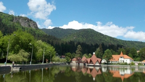 Cel mai mic oraș din România este invadat de turiști. 500.000 de oameni vizitează anual perla din județul Harghita