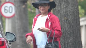 A luat proporţii după ce a rămas fără job-ul de la PROTV! Nadine s-a pufoşit ca un… cozonăcel!