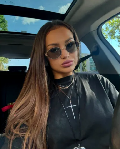 Adrian Minune Jr. și-a făcut iubită nouă! Cine este cea care l-a cucerit pe fiul celebrului manelist