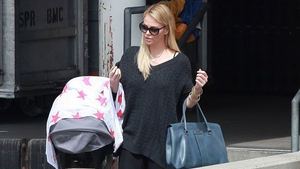 Charlize a iesit pentru prima oara in public cu baietelul adoptat