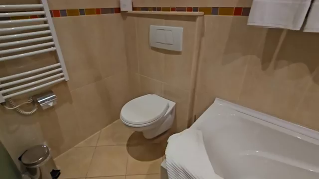 Cum arată cazarea de 1.700 de lei pe noapte pe care un român a închiriat-o în Albena, Bulgaria