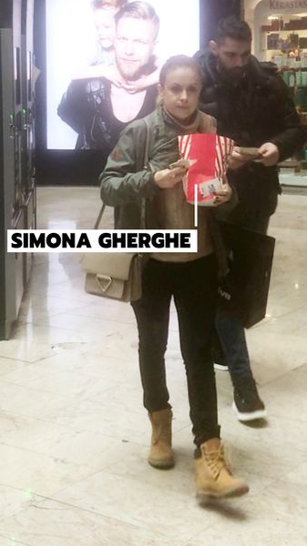 Simona Gherghe își face poftele singurică în mall: ”Se lasă cu o pungă de…”