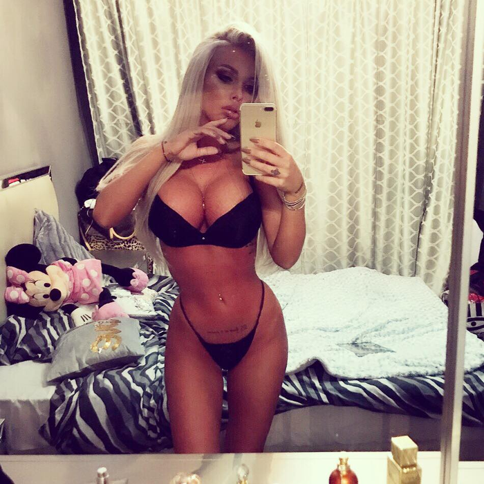 Râzi cu lacrimi! Cum a apărut îmbrăcată Loredana Chivu azi-noapte, într-un club din București