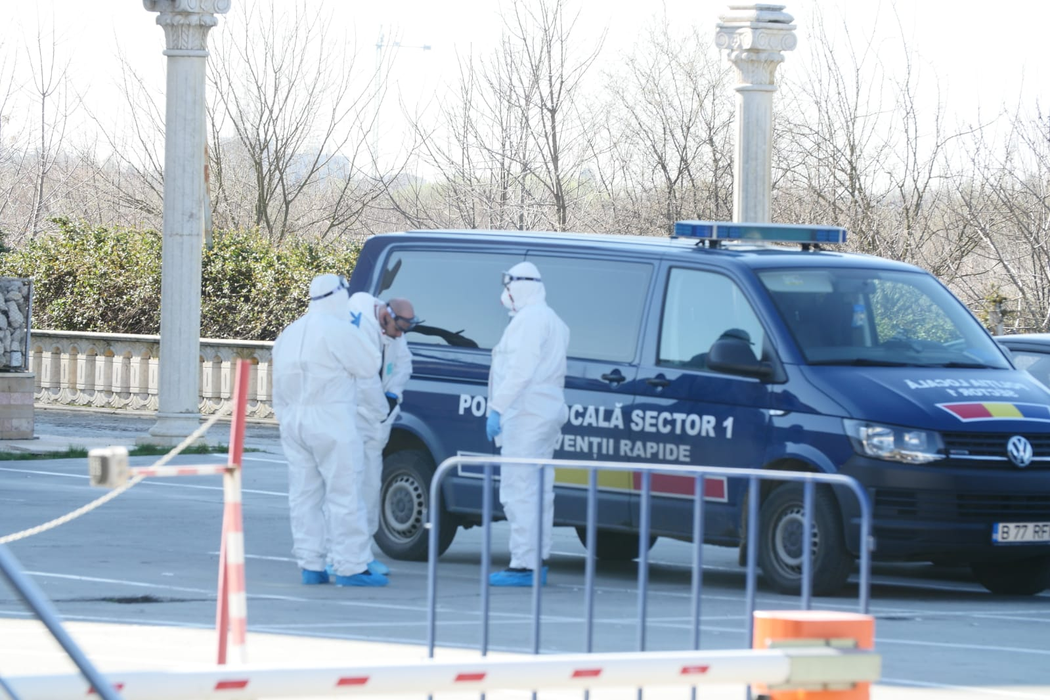 Poliția din București escortează autocarele cu români veniți din zonele cu risc de coronavirus. Oamenii vor intra în carantină