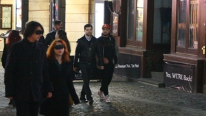 Membrii 3 Sud Est din nou impreuna! Imagini de colectie surprinse de paparazzi CANCAN.ro in centrul Vechi!