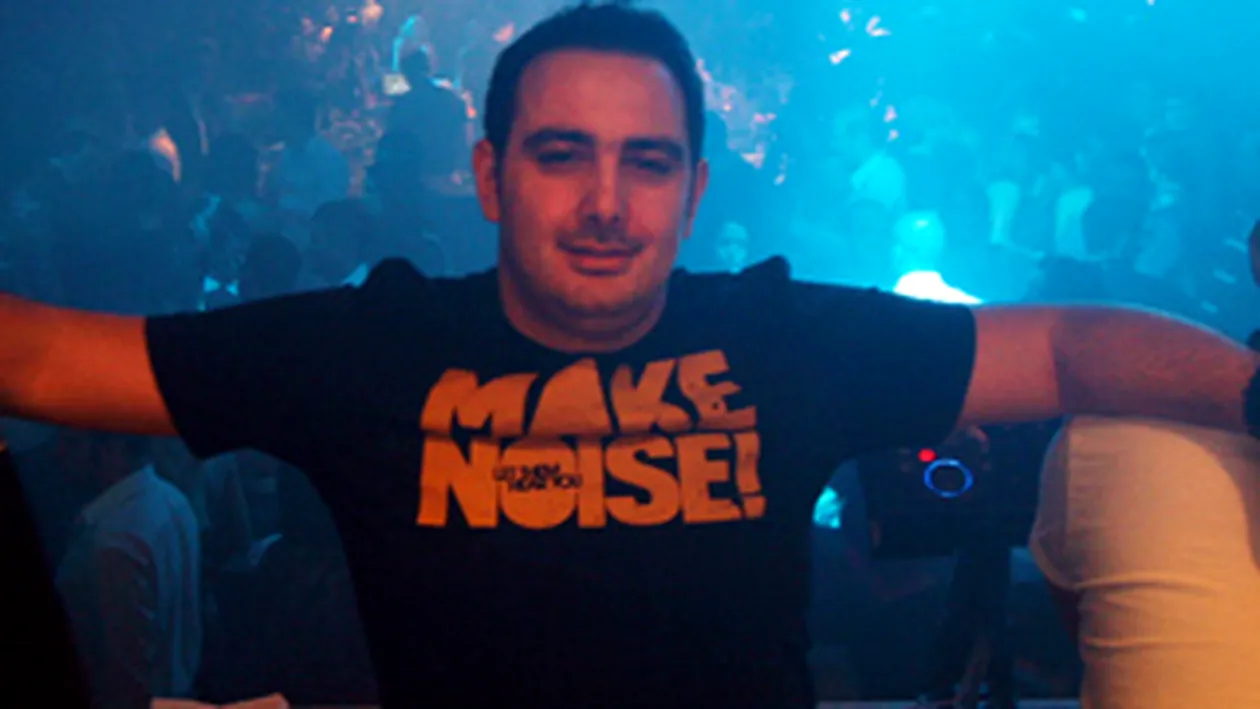 Maestru de ceremonii la Arcul de Triumf! Fostul MC de la Fratelli e vocea mitingului USL!