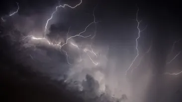 Un fenomen meteo extrem lovește cu putere în România. Prognoza actualizată venită de la ANM