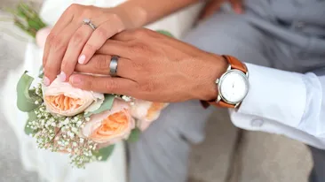 VIDEO | Nuntă ca-n povești pe Valea OItului. Ce au făcut invitații chiar pe șosea
