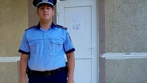 I-a tăiat ștreangul de la gât! Un polițist din Iași a salvat de la moarte un sinucigaș
