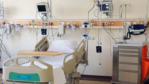 Semnalul de alarmă tras de managerul unui spital din Capitală! „Tot mai mulți pacienți netestați și cu forme severe de Covid ajung la ATI direct de acasă”