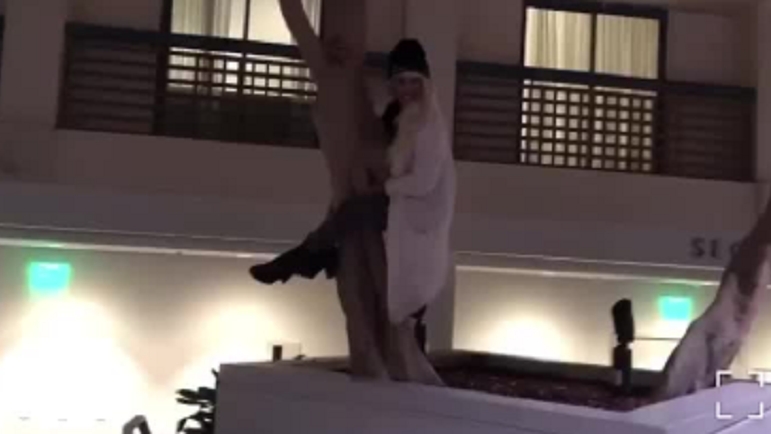 S-a aflat! Ce a făcut Margherita de la Clejani în America! Filmările bizare care au apărut pe internet: s-a urcat în copac şi...