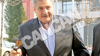 Cainii de milioane din Romania! Au bone, soferi, haine de fite si sunt dependenti de saloanele de frumusete!