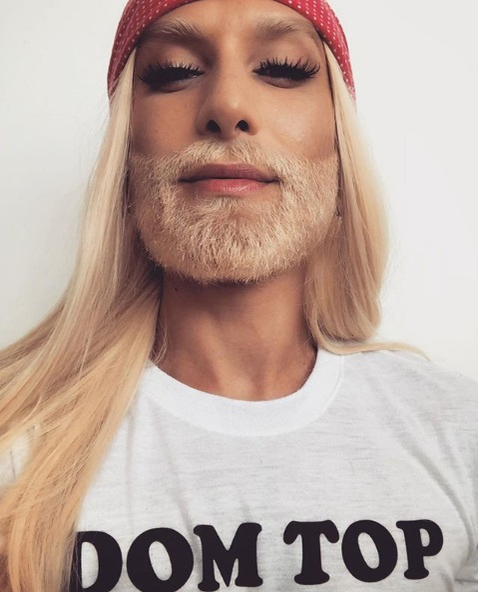 Conchita Wurst și-a schimbat look-ul radical și și-a pus extensii. Nu o recunoști pe câștigătoarea “Eurovision” 2014