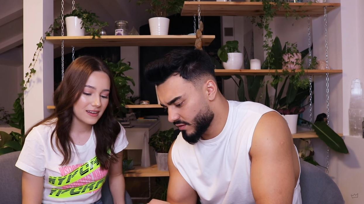 Jador și Cristina Pucean sunt împreună?! Ce poză sexy i-a trimis dansatoarea care concurează la Românii au Talent