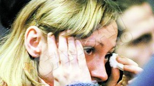 Iubita indoliata a regizorului Tocilescu a plans si a zambit la priveghi. Consolata de Tudor Chirila