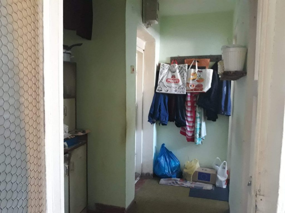 Casa de coșmar în care stă bătrâna / Sursă foto: Facebook