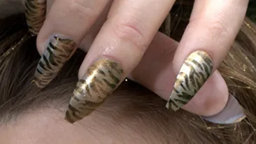 Neigienic! Asistentele Spitalului Judetean de Urgenta Zalau au interzis la unghii false