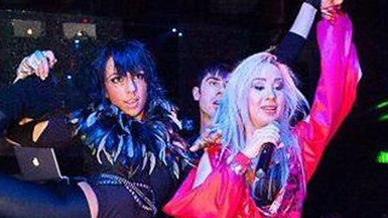 Xonia are un look nou! Cantareata a slabit foarte mult!